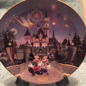 Set of 4 collector Disney World plates